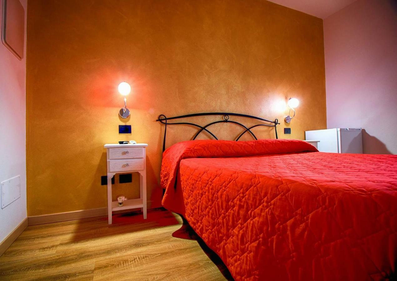 La Casa Dei Nonni Sul Garda Hotel Peschiera del Garda Buitenkant foto